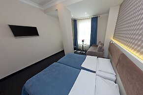 Voyage Hotel