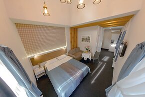Voyage Hotel
