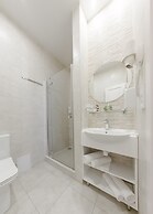 Voyage Hotel