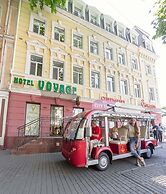 Voyage Hotel
