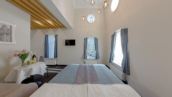Voyage Hotel