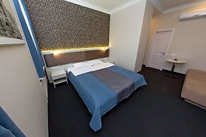 Voyage Hotel