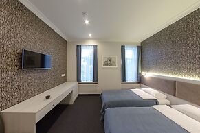 Voyage Hotel