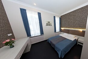 Voyage Hotel