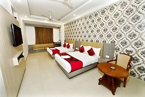 Hotel Almati Inn