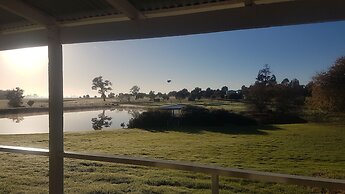 Redtail Ridge Cottages - Adults Only