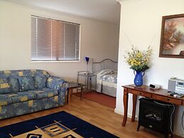 Redtail Ridge Cottages - Adults Only