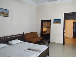 Central Hotel