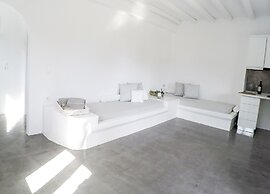 OW Andros - Luxury Suites