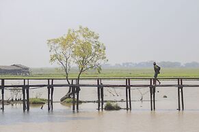 Moe Yun Gyi Wetlands Resort