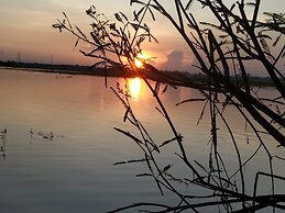 Moe Yun Gyi Wetlands Resort