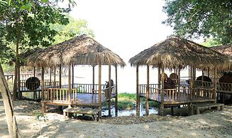 Moe Yun Gyi Wetlands Resort