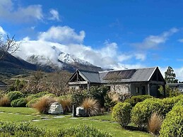 The Headwaters Eco Lodge