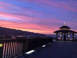 Sun Moon Lake FRIDAY Inn Guest House