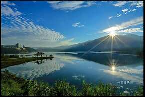 Sun Moon Lake FRIDAY Inn Guest House