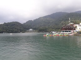 Sun Moon Lake FRIDAY Inn Guest House