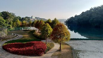 Sun Moon Lake FRIDAY Inn Guest House