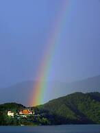 Sun Moon Lake FRIDAY Inn Guest House