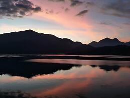 Sun Moon Lake FRIDAY Inn Guest House