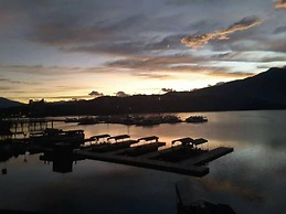 Sun Moon Lake FRIDAY Inn Guest House