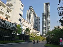 A Luxury 2 Bedrooms The Base Downtown