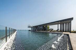 A Luxury 2 Bedrooms The Base Downtown