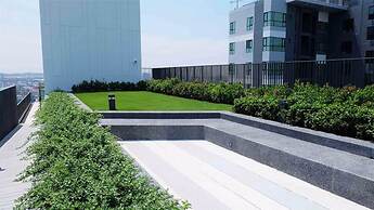 A Luxury 2 Bedrooms The Base Downtown