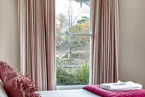 Grandview Accommodation - The Elm Tree Apartments