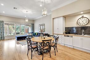 Grandview Accommodation - The Elm Tree Apartments