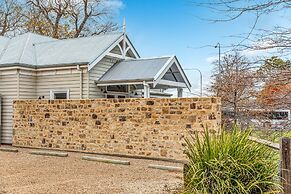 Grandview Accommodation - The Elm Tree Apartments