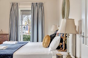 Grandview Accommodation - The Elm Tree Apartments