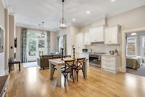 Grandview Accommodation - The Elm Tree Apartments