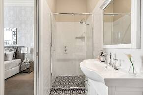 Grandview Accommodation - The Elm Tree Apartments