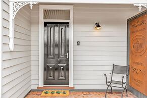 Grandview Accommodation - The Elm Tree Apartments