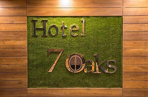 Hotel Seven Oaks