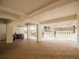 OYO 11899 Home Greek Style 4BHK Penthouse Bambolim