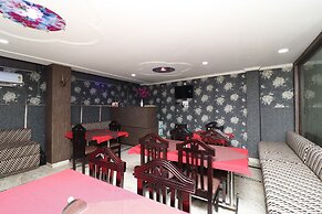 OYO 11943 Hotel Yugantar Palace