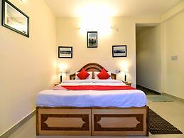 OYO 12735 The Manali Lodge