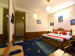 OYO 12735 The Manali Lodge