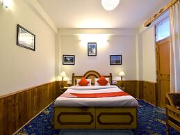 OYO 12735 The Manali Lodge