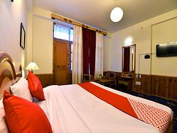 OYO 12735 The Manali Lodge
