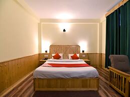 OYO 12735 The Manali Lodge