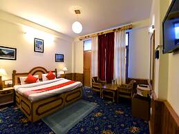 OYO 12735 The Manali Lodge