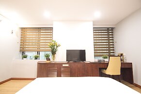 Canary Hotel & Apartment