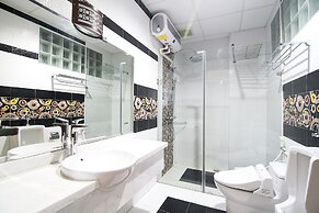 Canary Hotel & Apartment