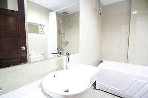 Canary Hotel & Apartment