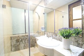 Canary Hotel & Apartment