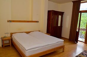 Hotel Mirhav
