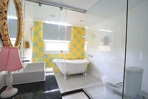 An Ti Li Ya Homestay