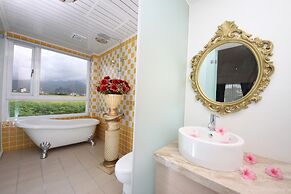 An Ti Li Ya Homestay